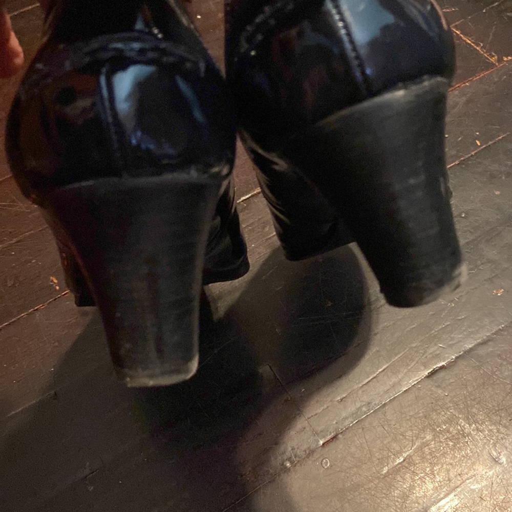 Ellen Tracy - Navy patent leather loafers with chunky heel. - Picture 3 of 7
